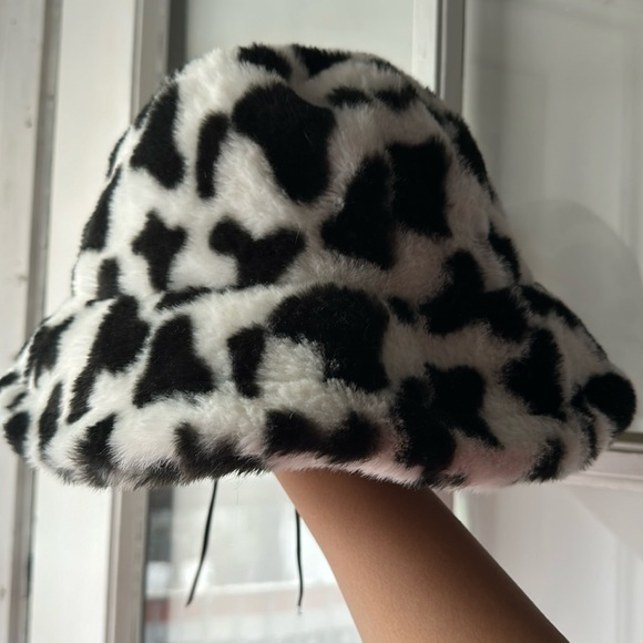 Cow print bucket hat - Picture 1 of 1